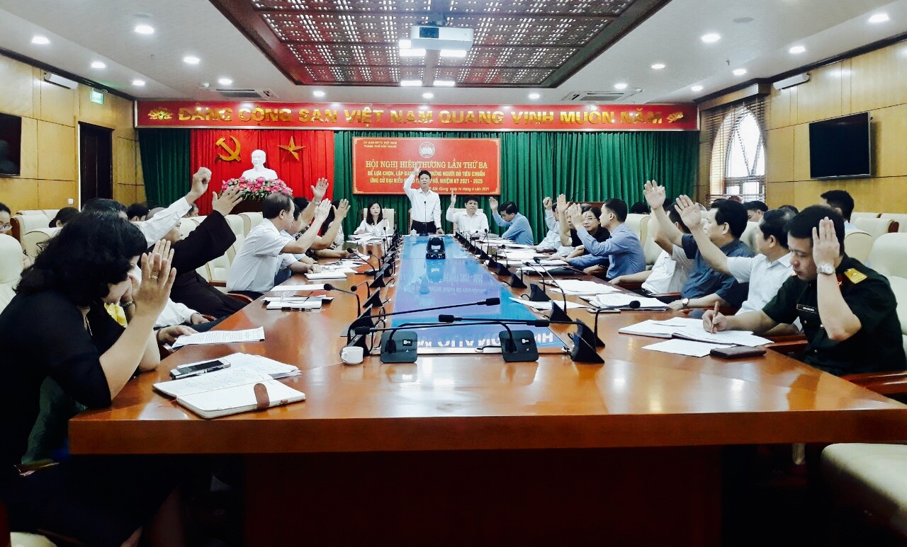 Ủy ban MTTQ Việt Nam các cấp tỉnh Bắc Giang hiệp thương dân chủ, khách quan để lựa chọn những...